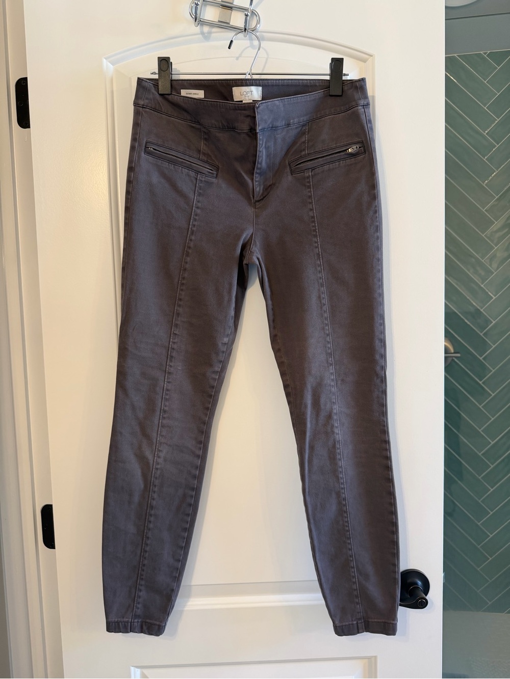 Loft Outlet taupe soft wash skinny pant - size 4